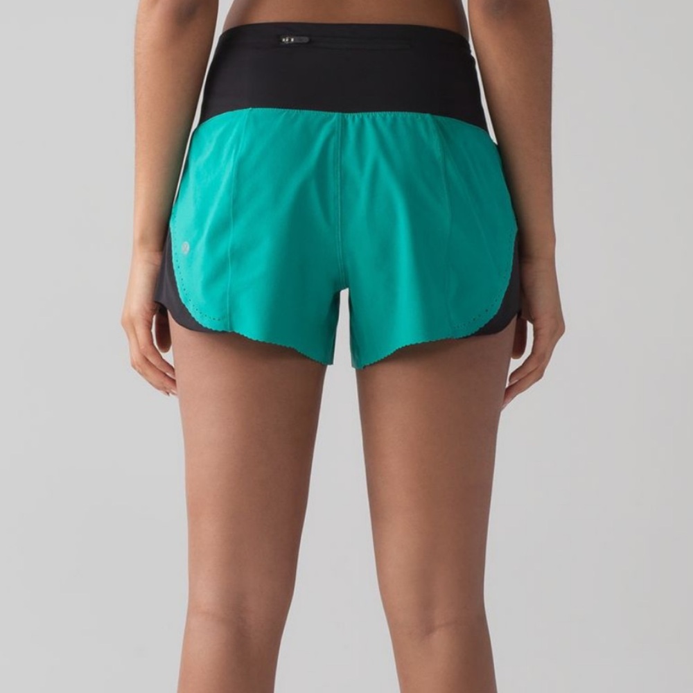 Lululemon Athletica - smooth stride shorts